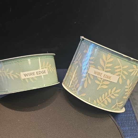 Green Wire Edge Ribbon with Leaf Design - Picture 1 of 3